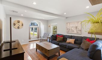 45 Compton St, Belford, NJ 07718