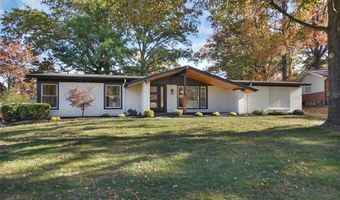 827 Woodruff Dr, Ballwin, MO 63011