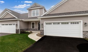 30 Essex Woods Ln B, Amherst, NY 14228