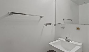 4301 GREENBERRY Ln, Annandale, VA 22003