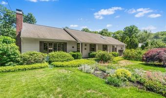 105 Fairfield Dr, North Kingstown, RI 02852