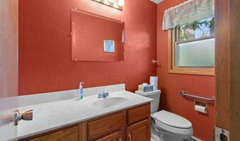 5730 W SANDRA Dr, Appleton, WI 54913