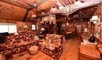 211 High St, Albany, NH 03818