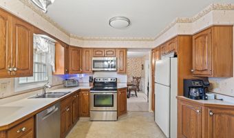 11 Westchester Dr, Albany, NY 12205