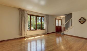 2207 S GLADYS Ave, Appleton, WI 54915