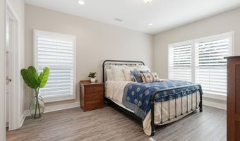 72 13th St, Apalachicola, FL 32320