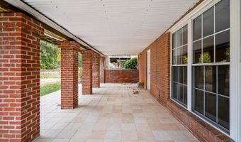 5813 MIDHILL St, Bethesda, MD 20817