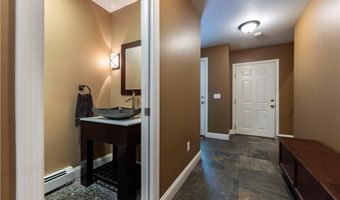258 Woodridge Dr, North Kingstown, RI 02874