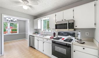 926 River Rock Dr, Woodstock, GA 30188