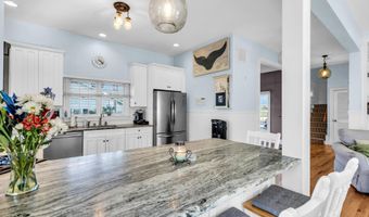 221 Magnolia Dr, Bayville, NJ 08721