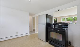 29 Rosedale Dr, Bristol, RI 02809