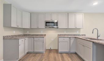 97 Coachman Ln, Autryville, NC 28318