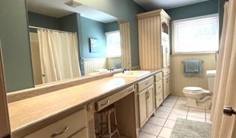 3288 Spring Valley Rd, Akron, OH 44333