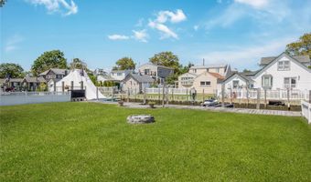 37 New Point Pl, Amityville, NY 11701