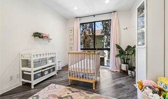 12000 Goshen Ave 203, Los Angeles, CA 90049
