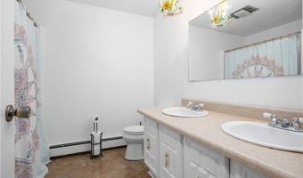 8 Westgate Rd, Cumberland, RI 02864