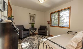 574 Pleasant View Dr NW, Alexandria, MN 56308