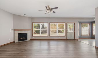 214 Hillside Dr, Baldwin City, KS 66006