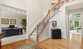 312 Aberdeen Ln, Aurora, OH 44202