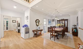 5803 MADAKET Rd, Bethesda, MD 20816