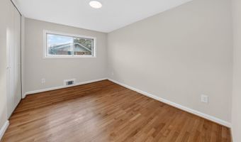 9902 CARNEGIE Ter, Bethesda, MD 20817