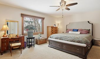 22665 W DEPOT St, Antioch, IL 60002