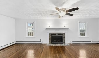 252 S Main St, Coventry, RI 02816