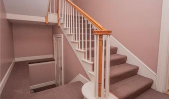 1 Oakwood Ter 7, Newport, RI 02840