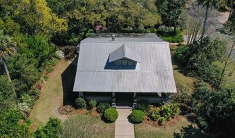 160 Ave C, Apalachicola, FL 32320