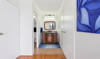 5300 HOLMES RUN Pkwy 1206, Alexandria, VA 22304