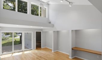 5 Newell Ct, Albany, NY 12204