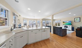 329 ESSEX Ave, Beach Haven, NJ 08008