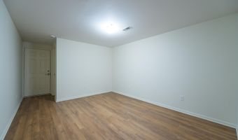 120 W Oakbrook Dr, Ann Arbor, MI 48103