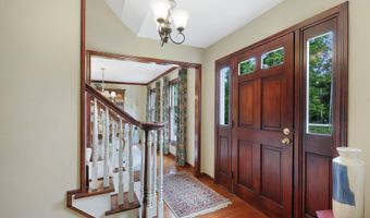 450 Eldridge Rd, Aurora, OH 44202