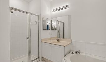4950 BRENMAN PARK Dr 308, Alexandria, VA 22304