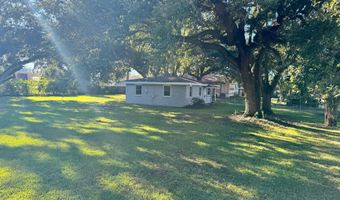 542 Demontluzin Ave, Bay St. Louis, MS 39520