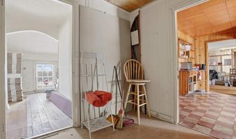 4402 220Th Trl, Amana, IA 52203