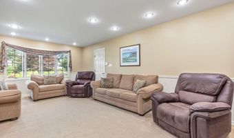 44 Devonshire Ct, Middletown, NJ 07748