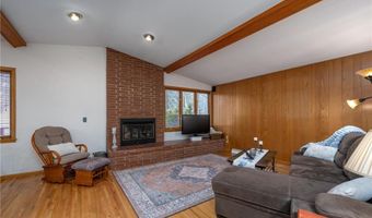 607 Cross Ave S, Amery, WI 54001
