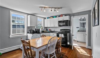 12 Callender Ave 2, Newport, RI 02840
