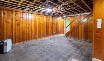 2540 W Shore Rd, Warwick, RI 02889