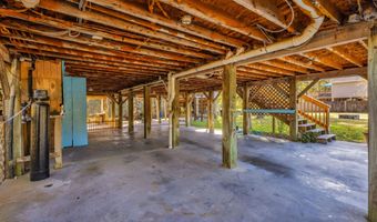 9110 Dove St, Bay St. Louis, MS 39520