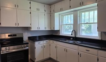 609 W 5th St, Ada, OK 74820