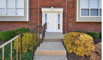 1315 Holgate Dr B, Ballwin, MO 63021