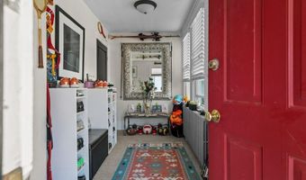 21 Slocum St, Newport, RI 02840