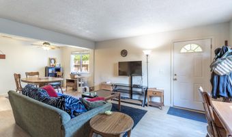 2616 W Hillside Dr, Anderson, CA 96007