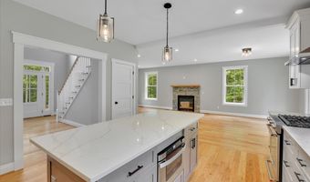 396 Goose Ln, Coventry, CT 06238