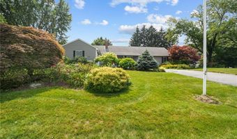 13 Sunnyside Dr, Cumberland, RI 02864