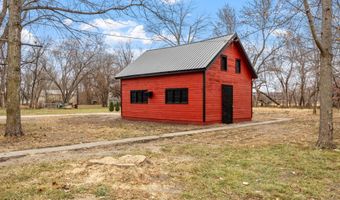 605 Cottage St, Adel, IA 50003