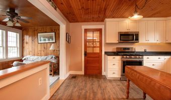 391 Bimson Dr, Barnet, VT 05821